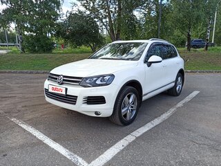2010 Volkswagen Touareg II, белый, 1575000 рублей, вид 1