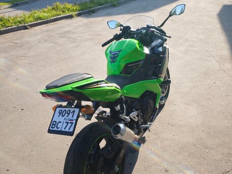2020 Kawasaki Ninja 400, зелёный, 525000 рублей, вид 3