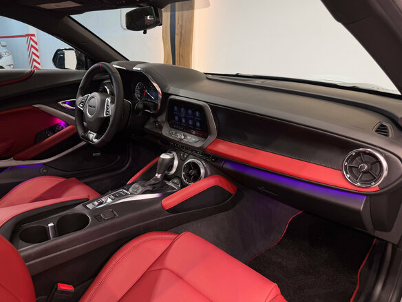 2021 Chevrolet Camaro LT1 VI Рестайлинг, серый, 7400000 рублей - вид 15