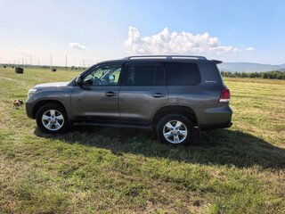 2011 Toyota Land Cruiser 200 Series, серый, 3800000 рублей, вид 4