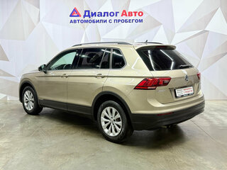 2020 Volkswagen Tiguan II, коричневый, 2460000 рублей, вид 4