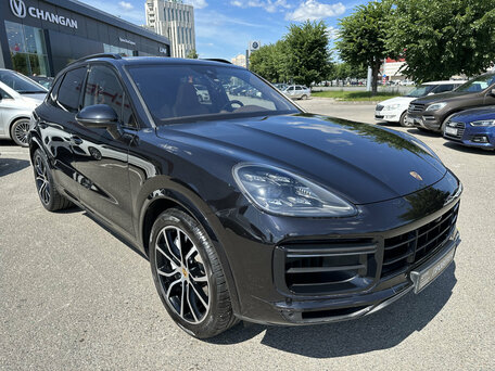 2018 Porsche Cayenne Turbo III, чёрный, 8290000 рублей, вид 3