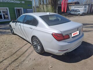 2012 BMW 7 серии 730d V (F01/F02/F04) Рестайлинг, белый, 1840000 рублей, вид 3