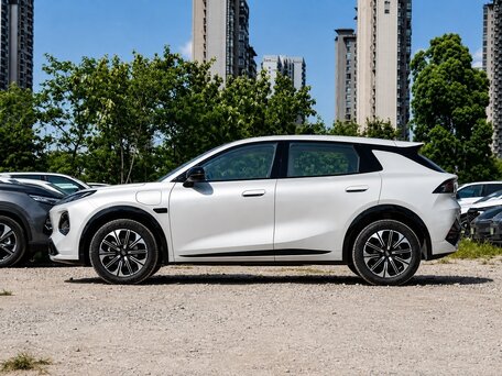 2026 Changan Qiyuan Q05 40.3 kWh II, серебристый, 1850000 рублей, вид 3