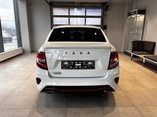 2026 Lada (ВАЗ) Granta Sport I Рестайлинг, белый, 1587000 рублей, вид 4