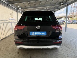 2019 Volkswagen Tiguan II, чёрный, 2479000 рублей, вид 4