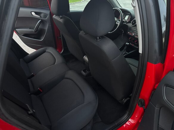 2012 Audi A1 I (8X), красный - вид 6