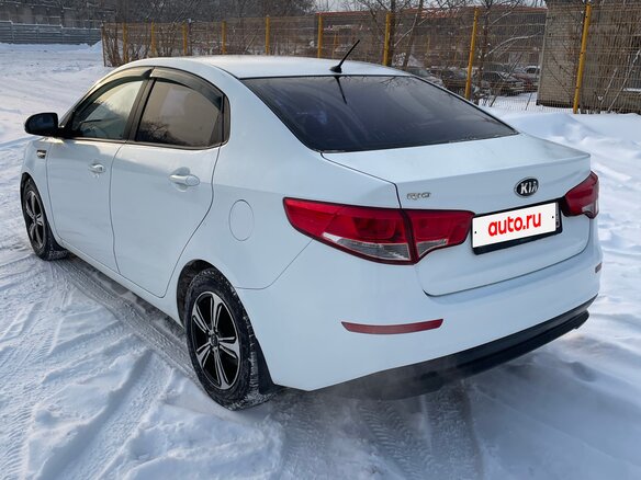 2015 Kia Rio III Рестайлинг, белый, 1100000 рублей - вид 6