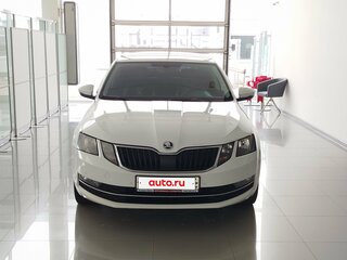 2019 Skoda Octavia III (A7) Рестайлинг, белый, 1500000 рублей, вид 2