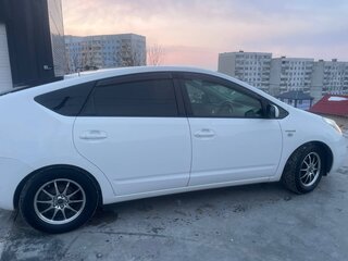 2011 Toyota Prius JDM II Рестайлинг (XW20), белый, 775000 рублей, вид 3