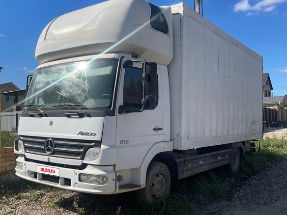2011 Mercedes-Benz Atego, белый, 3800000 рублей - вид 2