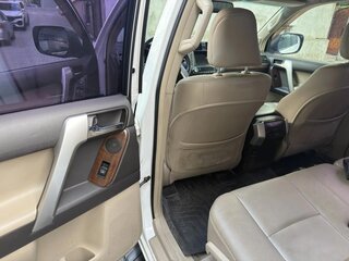 2010 Toyota Land Cruiser Prado 150 Series, белый, 2480000 рублей, вид 3