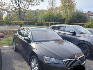 2021 Skoda Superb III Рестайлинг, коричневый, 2300000 рублей, вид 2