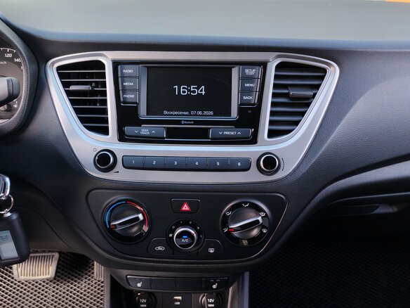 2021 Hyundai Solaris II Рестайлинг, серебристый - вид 9