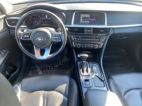 2019 Kia Optima IV Рестайлинг, серебристый, 1423000 рублей, вид 4