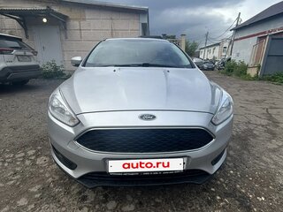 2017 Ford Focus III Рестайлинг, серебристый, 1200000 рублей, вид 1