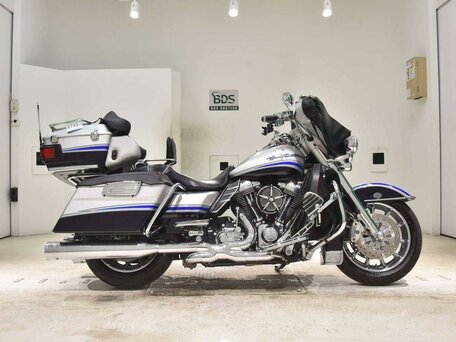 2008 Harley-Davidson Electra Glide, серебристый, 1050000 рублей, вид 3
