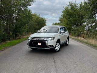 2016 Mitsubishi Outlander III Рестайлинг 2, белый, 1490000 рублей, вид 5