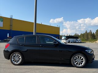 2016 BMW 1 серии 118i II (F20/F21) Рестайлинг, чёрный, 1170000 рублей, вид 2