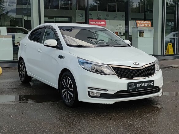 2015 Kia Rio III Рестайлинг, белый - вид 2