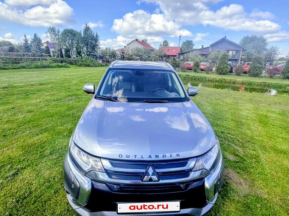 2016 Mitsubishi Outlander PHEV III Рестайлинг 2, серый, 2500000 рублей - вид 2