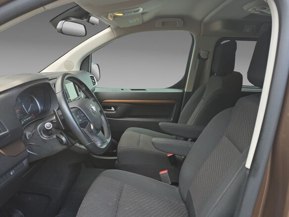 2022 Toyota ProAce Compact 8-speed II, коричневый, 4400000 рублей - вид 6