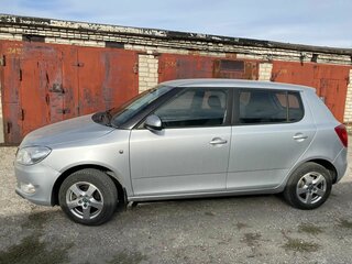 2012 Skoda Fabia II Рестайлинг, серебристый, 630000 рублей, вид 4