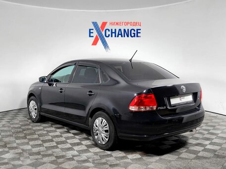 2014 Volkswagen Polo V, чёрный, 419000 рублей, вид 4