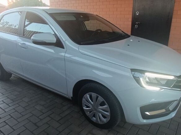 2024 Lada (ВАЗ) Vesta I Рестайлинг (NG), белый, 1300000 рублей - вид 4