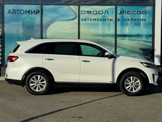 2018 Kia Sorento III Prime Рестайлинг, белый, 2100000 рублей, вид 4