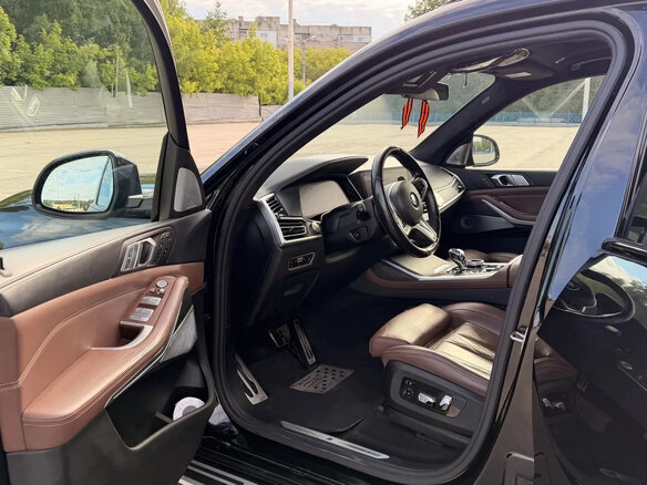 2021 BMW X7 40d I (G07), чёрный, 8100000 рублей - вид 13
