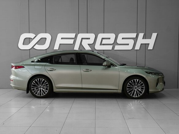 2024 FAW Bestune B70 I Рестайлинг, серебристый, 2500000 рублей - вид 4