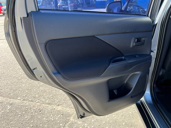 2013 Mitsubishi Outlander III, серый, 1700000 рублей - вид 24
