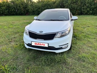 2015 Kia Rio III Рестайлинг, белый, 1140000 рублей, вид 5