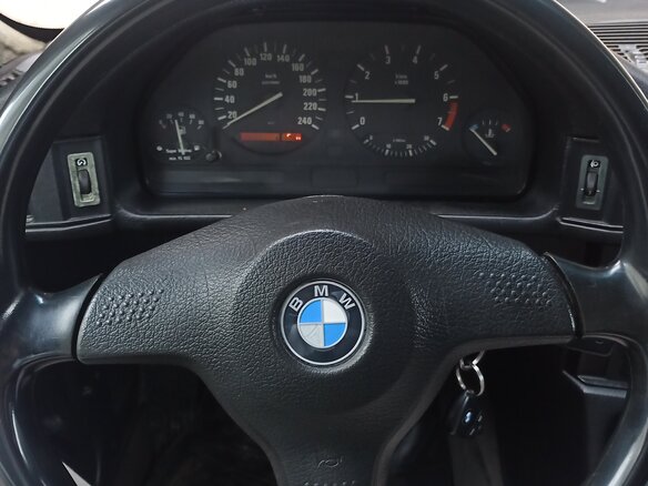 1992 BMW 5 серии 520i III (E34), чёрный - вид 4
