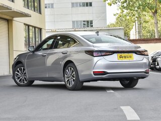 2026 Lexus ES 200 VII Рестайлинг 2, серебристый, 5715000 рублей, вид 5