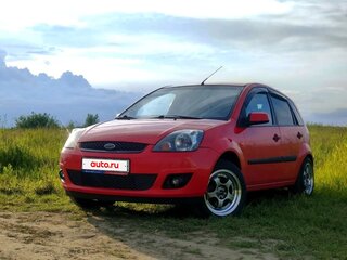 2007 Ford Fiesta Mk5, красный, 300000 рублей, вид 1