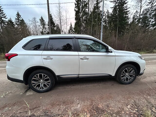 2018 Mitsubishi Outlander III Рестайлинг 2, белый, 2499000 рублей, вид 2