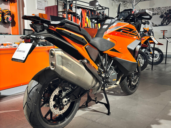 2024 KTM 1290 Super Adventure S, оранжевый, 2500000 рублей - вид 5