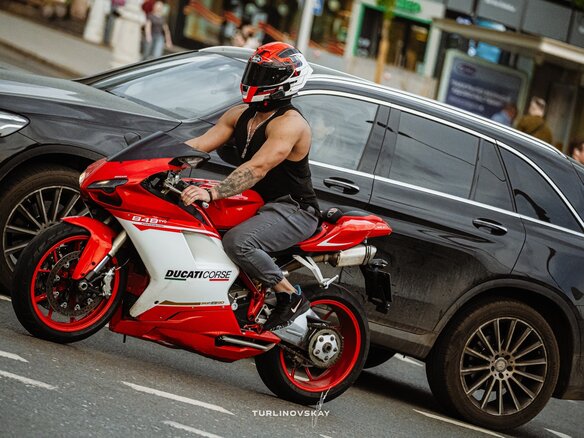 2009 Ducati 848, красный, 619000 рублей - вид 9