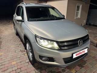 2012 Volkswagen Tiguan I Рестайлинг, серебристый, 1400000 рублей, вид 1