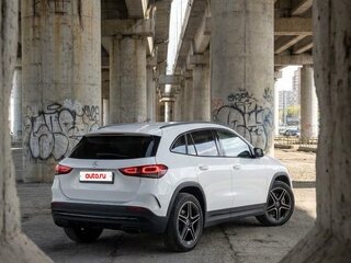 2020 Mercedes-Benz GLA 250 II (H247), белый, 2950000 рублей, вид 3