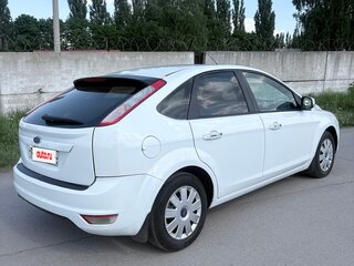 2010 Ford Focus II Рестайлинг, белый, 420000 рублей, вид 5