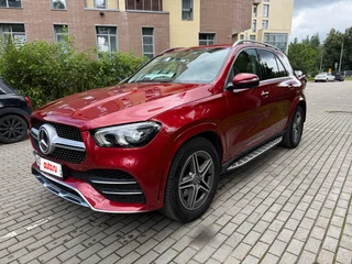 2020 Mercedes-Benz GLE 300 d II (V167), красный, 5550000 рублей, вид 1