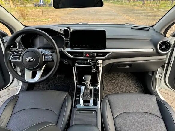 2022 Kia K3 II (China Market), белый - вид 9
