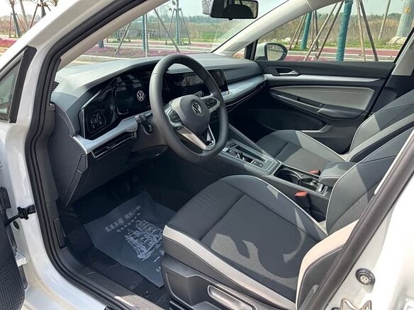2023 Volkswagen Golf VIII, белый - вид 6