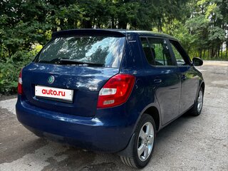 2011 Skoda Fabia II Рестайлинг, синий, 480000 рублей, вид 4