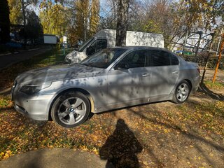 2004 BMW 5 серии 520i V (E60/E61), серебристый, 880000 рублей, вид 4