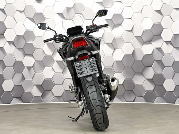 2026 Honda NC 750X, чёрный - вид 5