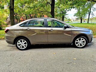 2024 Lada (ВАЗ) Vesta I Рестайлинг (NG), коричневый, 1340000 рублей, вид 3